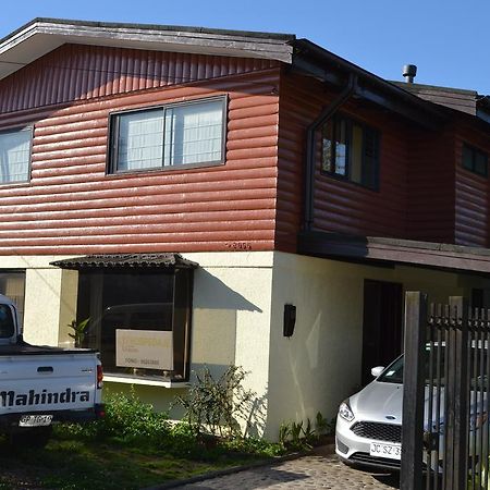 Hospedaje Fabiola, Alojamiento Familiar. テムコ エクステリア 写真